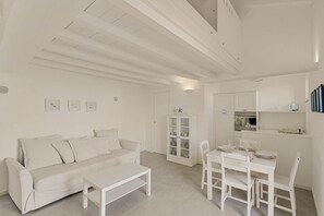 Living area - Blue Marine – Chalet on the Sea with Breathtaking View of the Cinque TerreImmersed in the suggestive panoramic road that connects La Spezia to Riomaggiore, Blue Marine is an exclusive chalet overlooking the sea, with a spectacular view that embraces th (Riomaggiore)