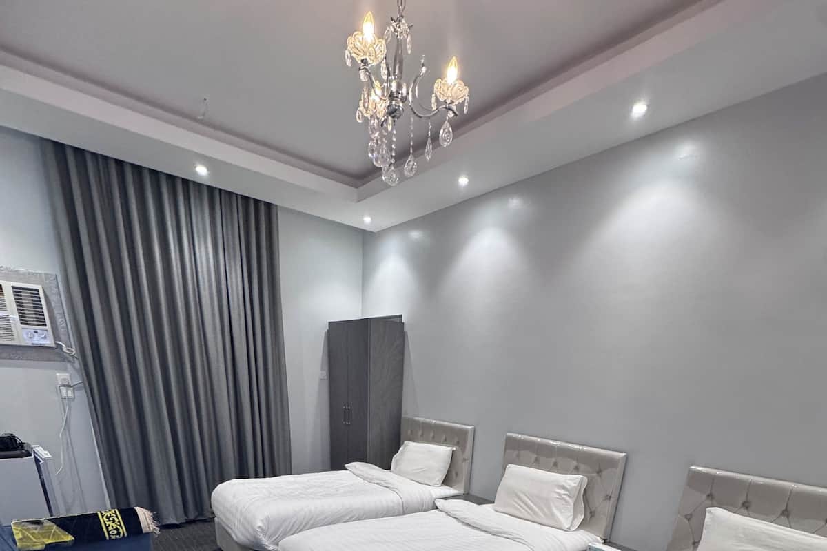 Kolmen hengen perushuone