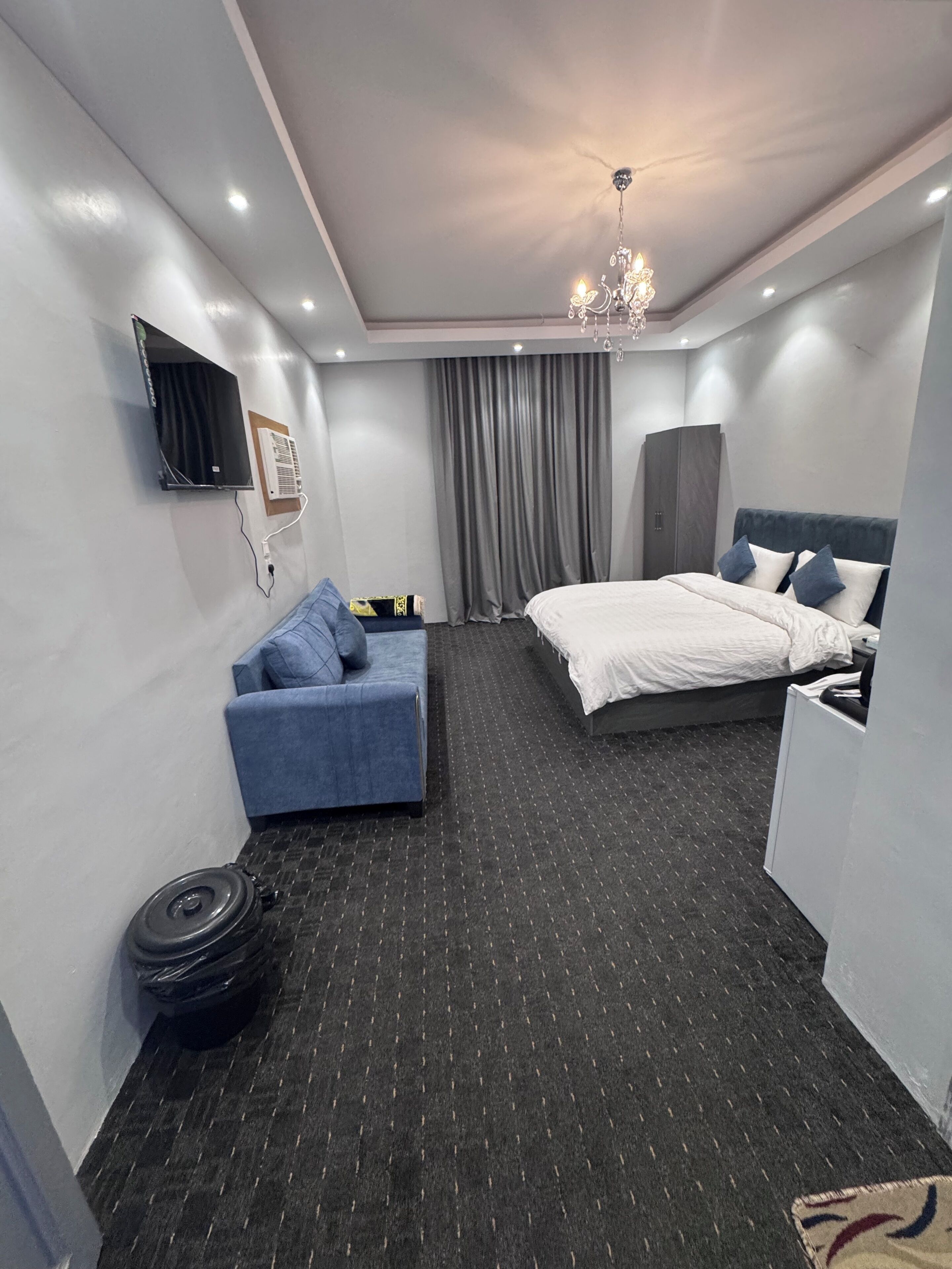 Kahden hengen perushuone (yksi tai kaksi sänkyä)