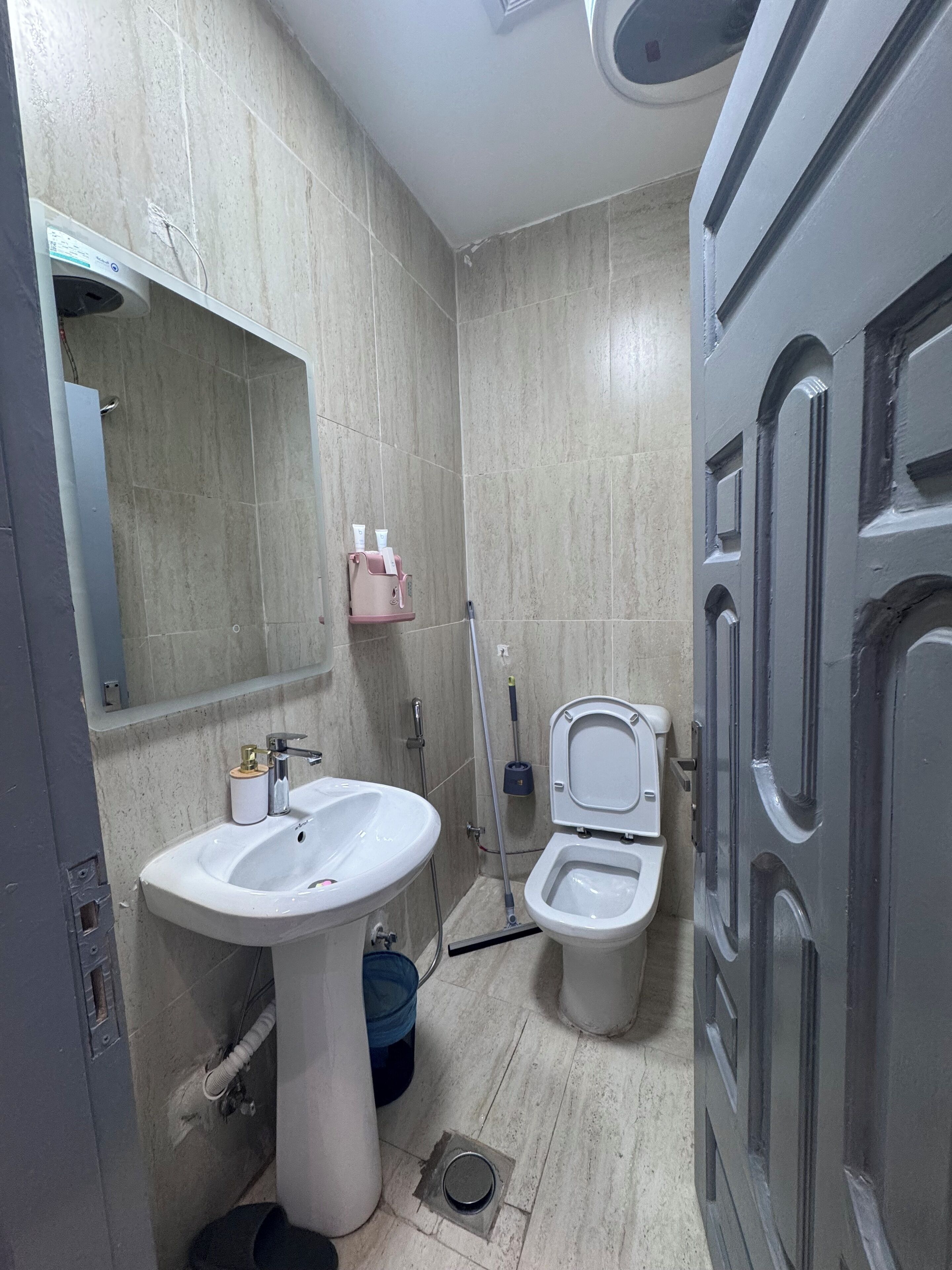Basic Double or Twin Room | Bathroom | Shower, bidet, towels, soap
