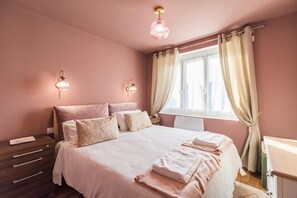 4 habitaciones, tabla de planchar con plancha y wifi gratis 