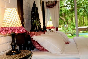3 bedrooms, iron/ironing board, WiFi, bed sheets - A 3BHK Luxury Villa with Pvt Pool, Garden Near Beach (Siolim Goa)