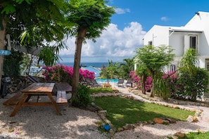 Outdoor dining - Blue Sail Apartments - Double room (sint maarten)
