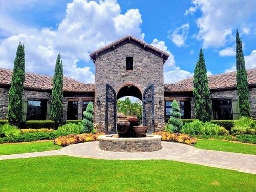 Spacious 5-bedroom NEW house in charming Saint Johns ameneties