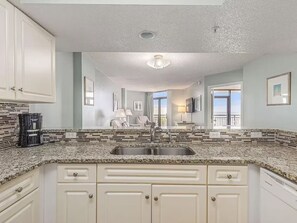 Interior - Spacious 3-bedroom condo at Grande Shores inn serene Myrtle Beach (Myrtle Beach)