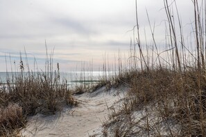 Beach - Lost Shaker, Oceanfront 5 Bedrooms 3 Baths at Atlantic Beach! (Atlantic Beach)
