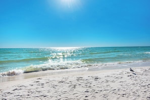 Beach nearby - ☀️Steps to Beach🌴Pool+Lake View | Destiny Beach Villas #9B☀️ (Destin)