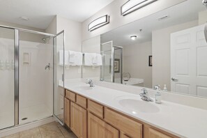 Shower, towels - 🏝️Gulf Views | Great Amenities | Ariel Dunes I 2301🏝️ (Miramar Beach)