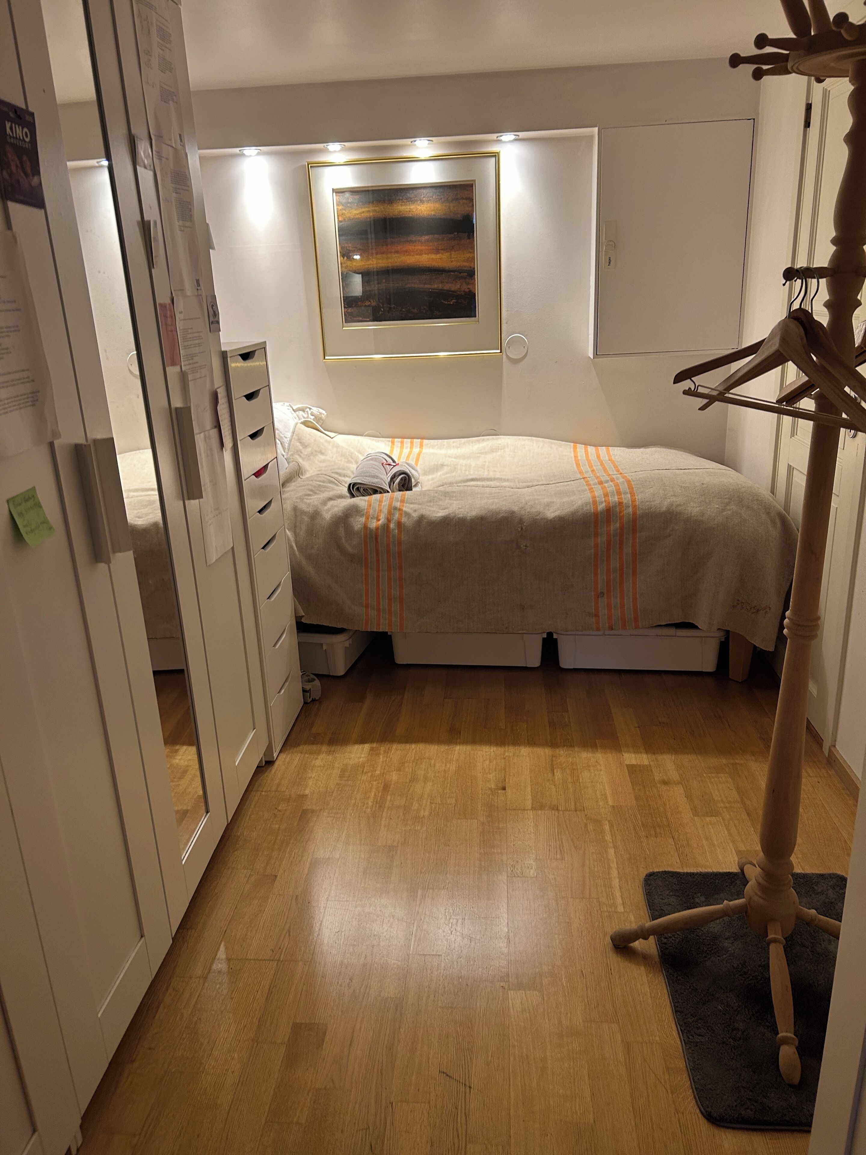 4 soverom, strykejern/-brett, wi-fi (inkludert) og sengetøy