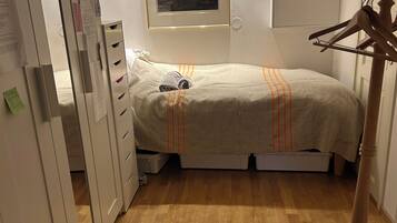 4 soverom, strykejern/-brett, wi-fi (inkludert) og sengetøy