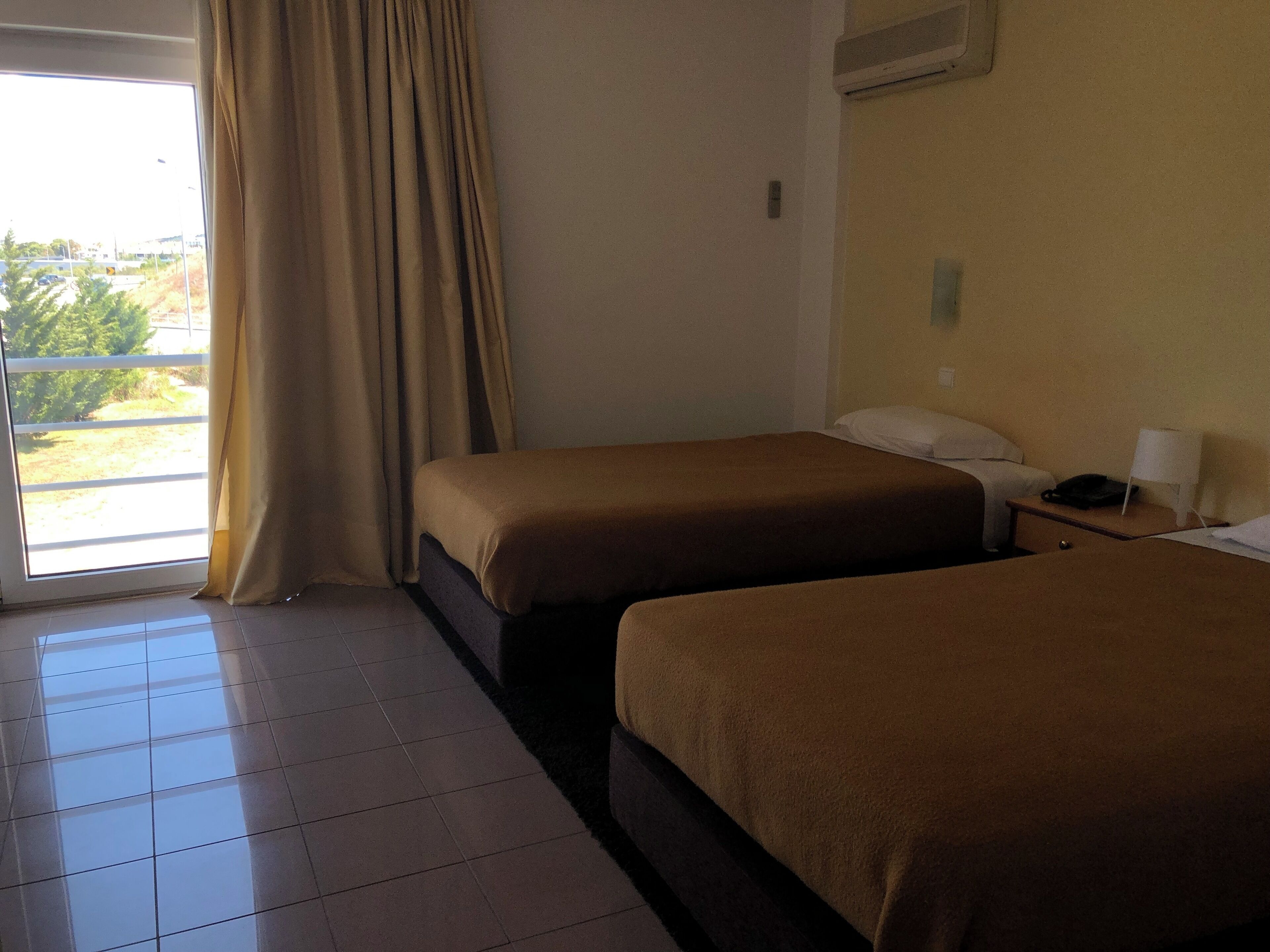 Estudio básico, vista al patio | Wifi gratis 