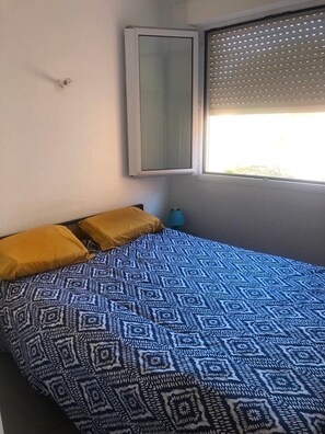 Iron/ironing board, bed sheets - Apartment Residence Europa Canet with terrace 5 min from the beach (Canet-en-Roussillon)
