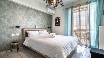 Een strijkplank/strijkijzer, internet, beddengoed