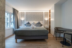 Iron/ironing board, WiFi, bed sheets - 301 — SB20 Boutique Studios | 1BR | 1BA | W/K (Madrid)