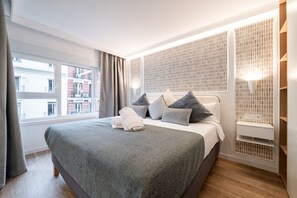Iron/ironing board, WiFi, bed sheets - 301 — SB20 Boutique Studios | 1BR | 1BA | W/K (Madrid)