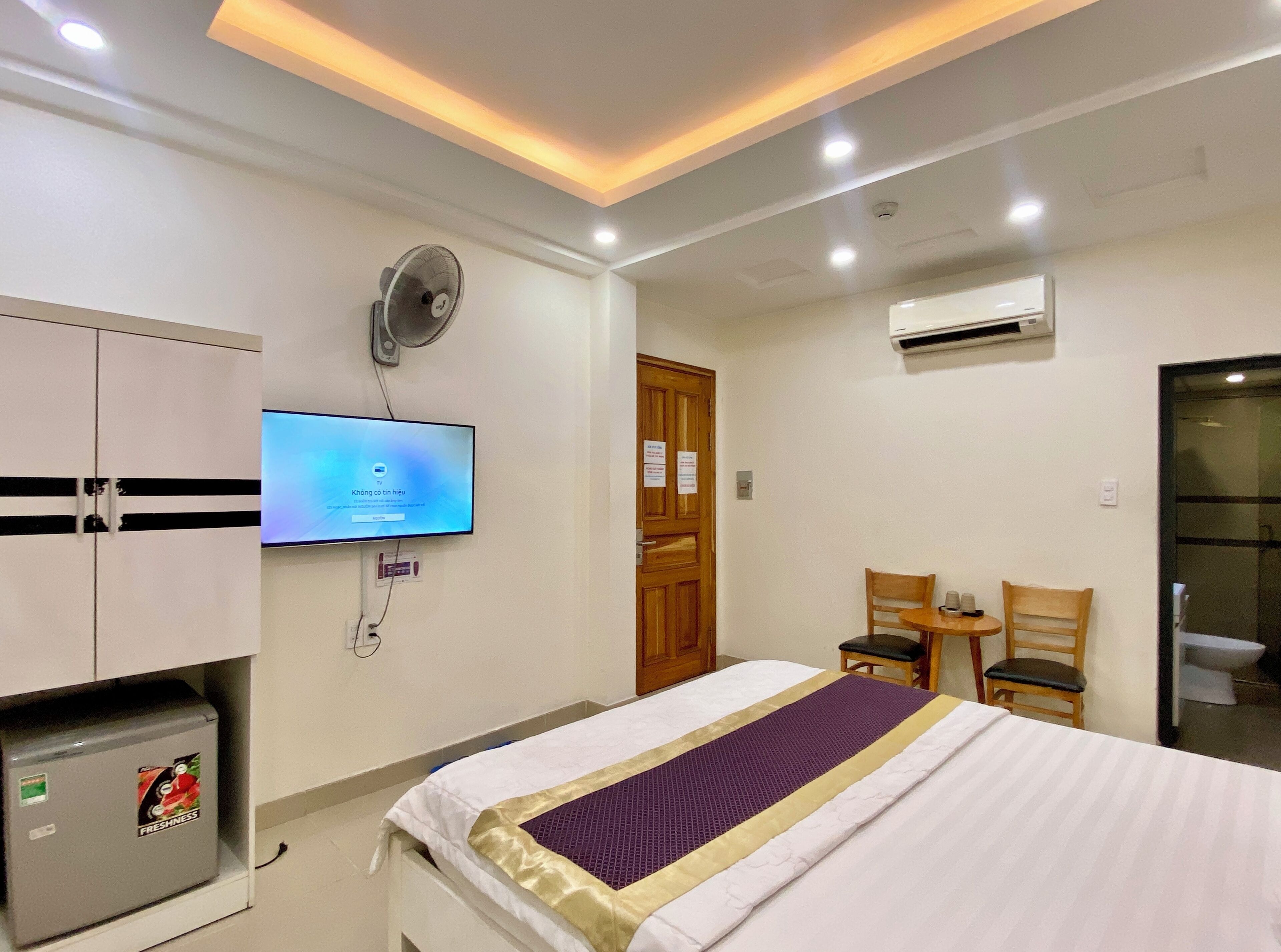 Quarto casal superior | Escrivaninha, Wi-Fi de cortesia