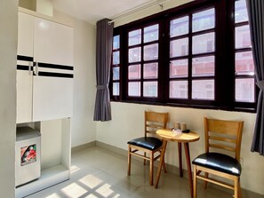 Quarto casal luxo | Escrivaninha, Wi-Fi de cortesia