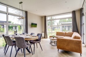 Dining - Lodge | stijlvol en luxe 6 persoons chalet (Zennewijnen)