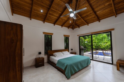 Stunning 3-bedroom house in welcoming Sámara