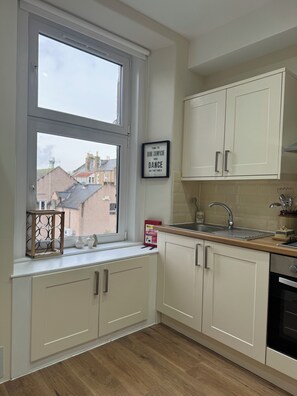 Microones, forn, placa de cuina i rentaplats 