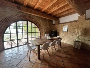 Dining - Catalan farmhouse close to beaches and mountains (Bages)