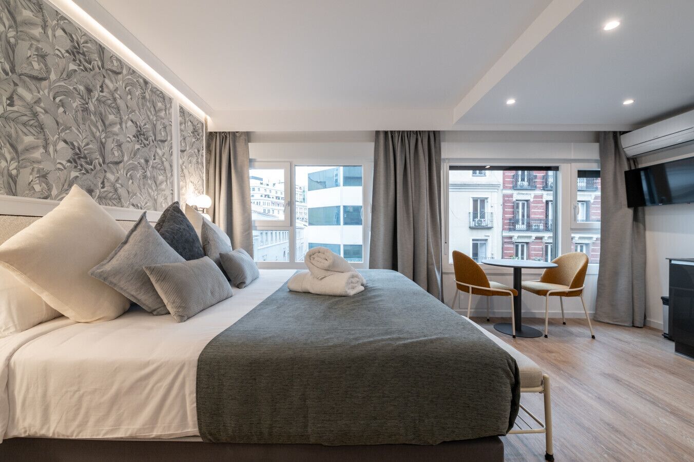 Bügeleisen/Bügelbrett, WLAN, Bettwäsche