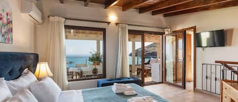 5 chambres, coffres-forts dans les chambres, bureau