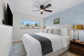 2 bedrooms, desk, iron/ironing board, free WiFi - New! Luxury 2BR Suite | 20 min to Downtown Detroit (Eastpointe)