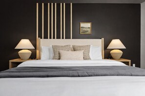 Skrivebord, strykejern/-brett, wi-fi og sengetøy