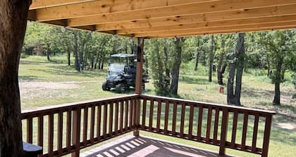Cozy 1-bedroom cabin in lovely Rising Star with AC