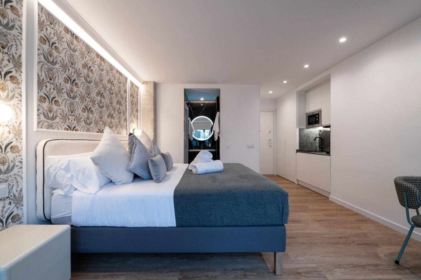 Bügeleisen/Bügelbrett, WLAN, Bettwäsche