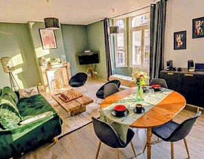 Dining - L'Écrin d'Opale: Historic Suite 60m² • King Size Bed • Old Town (Boulogne-sur-Mer)
