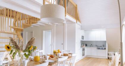 Soluna Stay | Lakefront Penthouse | Pilatus & Rigi view | Lucerne | Swiss Alps