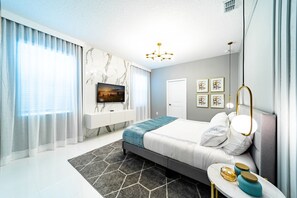 9 bedrooms, iron/ironing board, travel cot, free WiFi - Storey Lake 9BR Home w/ Pool & Epic Game Room (Kissimmee)