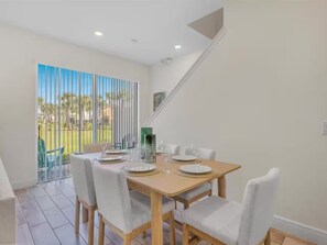 Dining - Cozy villa in Margaritaville Orlando, near Disney, SeaWorld, Universal (Kissimmee)