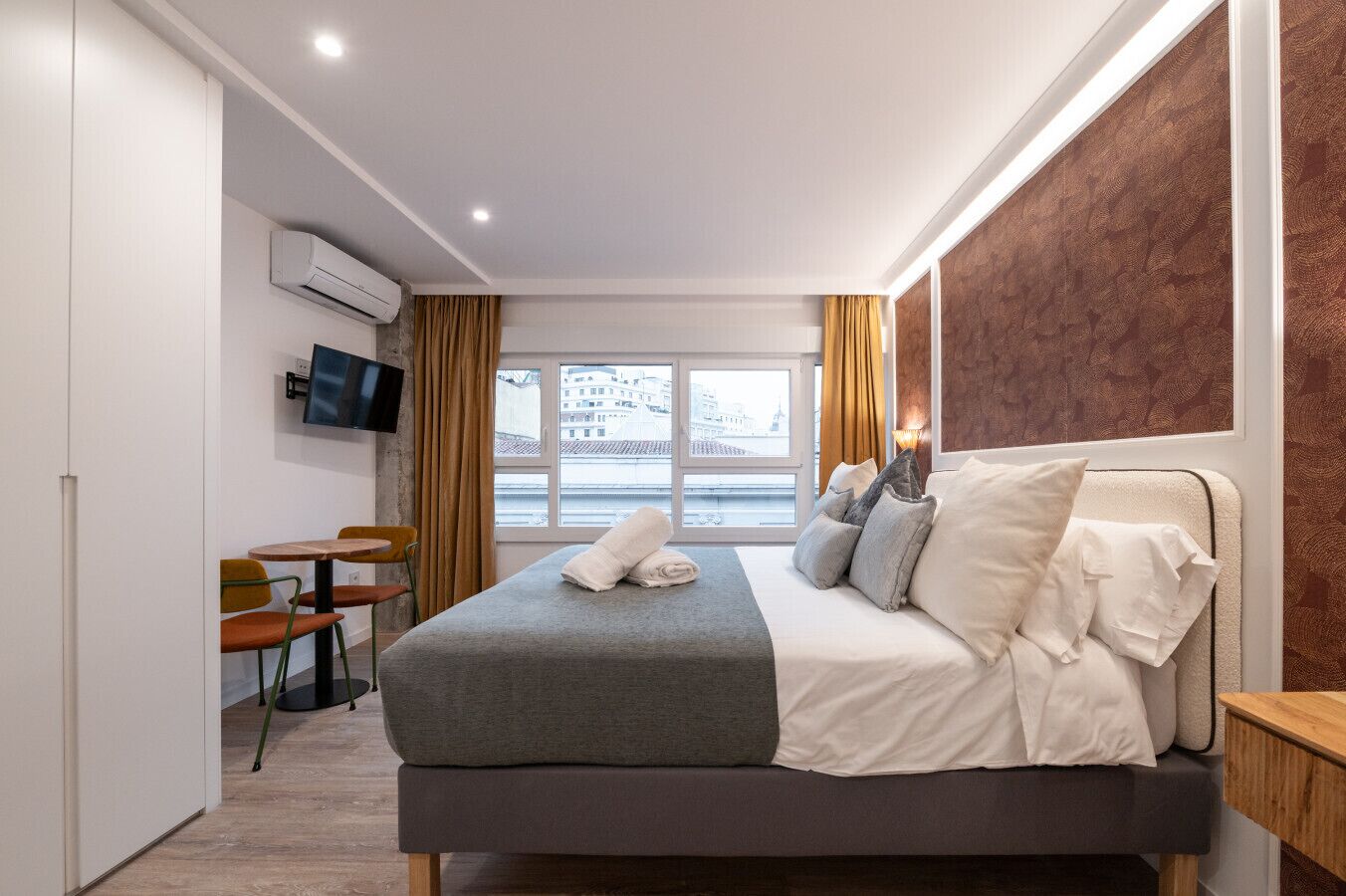 Bügeleisen/Bügelbrett, WLAN, Bettwäsche