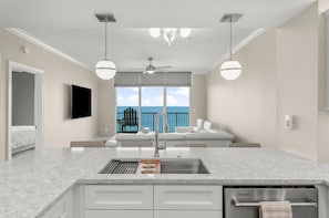 Interior - ⛱️Beach Front Views-Beach Service-Pool-Palazzo 1206☀️ (Panama City Beach)