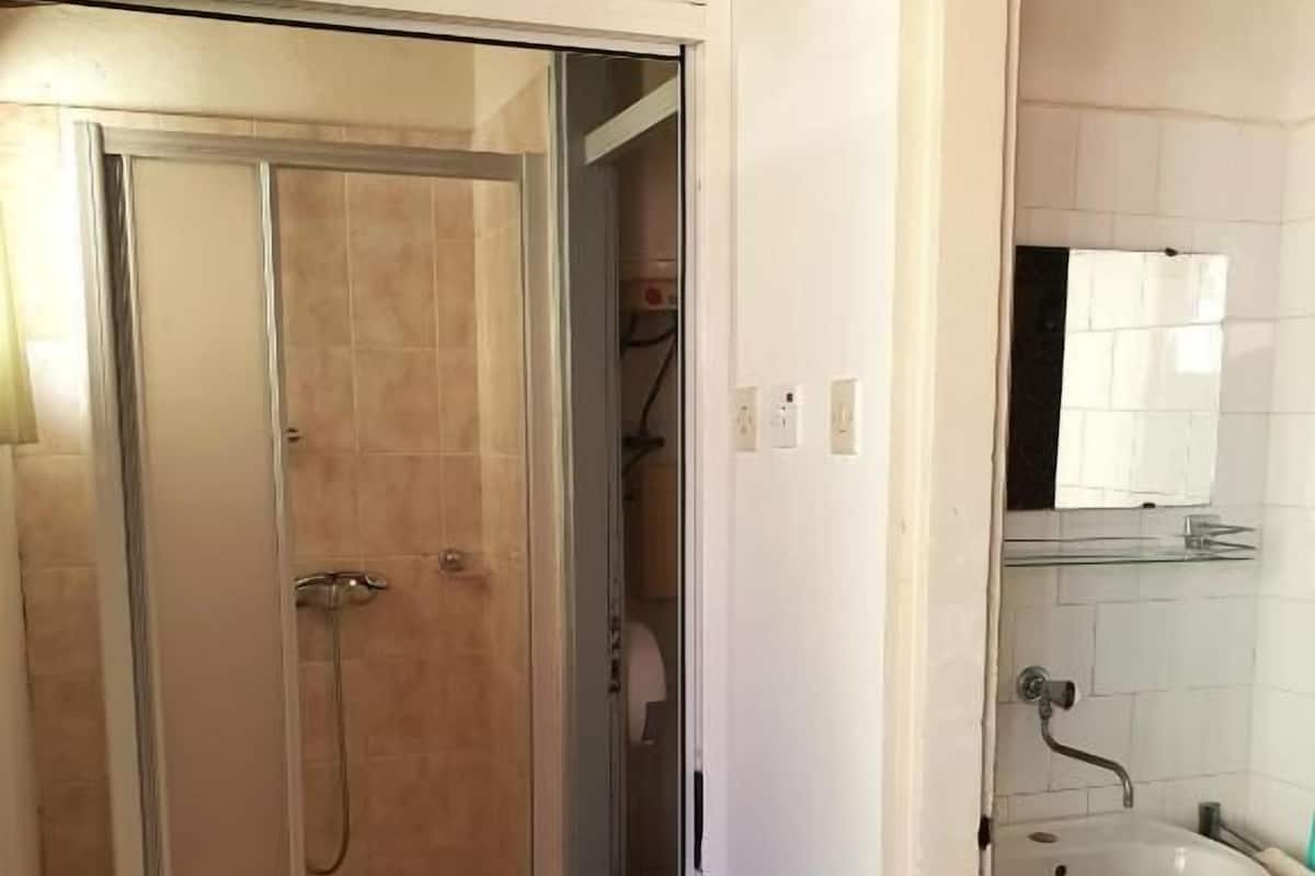 Basic Bungalow, Balcony, Partial Sea View | Bathroom