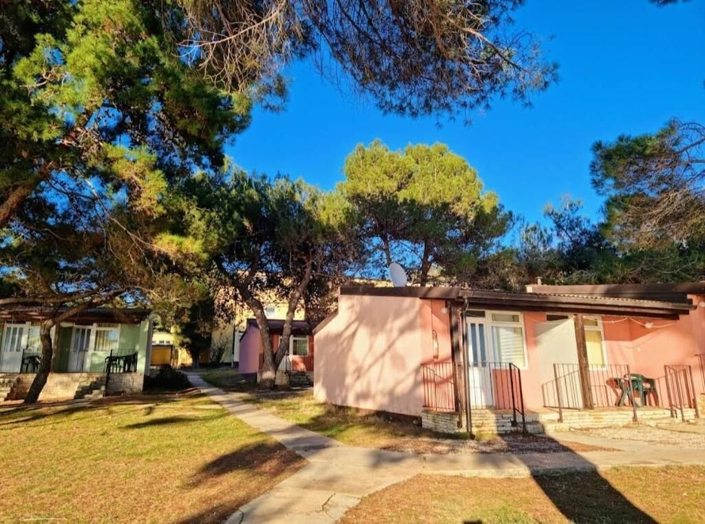 Bungalou bàsic, balcó, vistes parcials al mar | Exterior