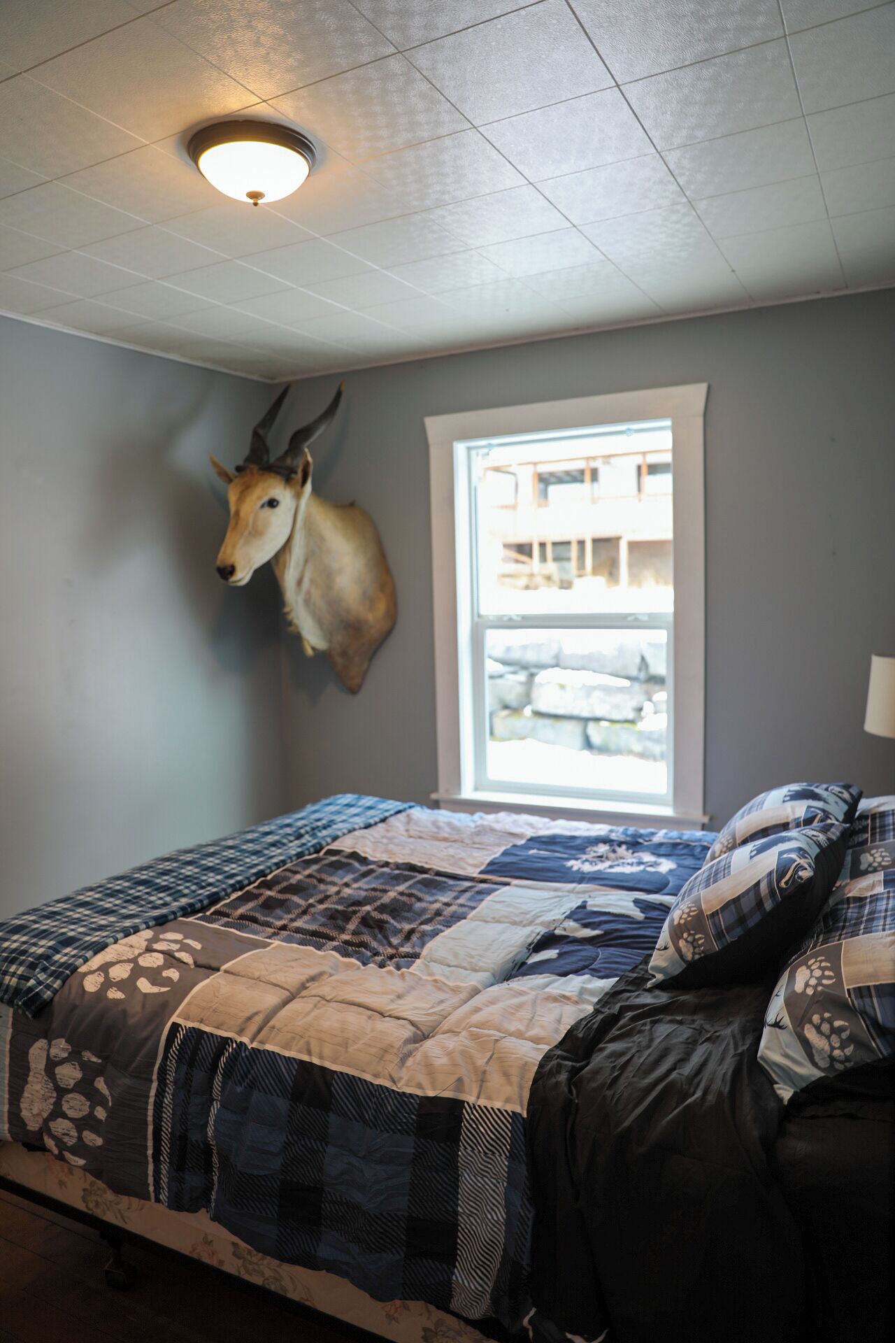 Bureau, Wi-Fi gratuit, draps fournis