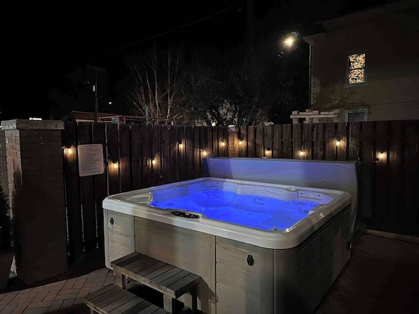 Baignoire à remous extérieure