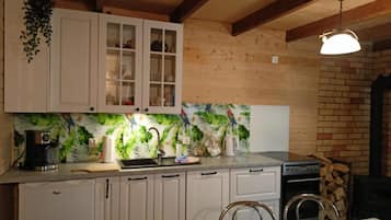 House | Dapur peribadi | Kerusi tinggi