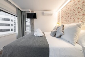 Iron/ironing board, WiFi, bed sheets - 307 — SB20 Boutique Studios | 1BR | 1BA | W/K (Madrid)
