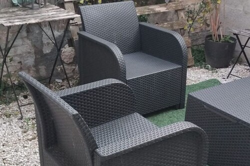 Maison entière en ville,  animaux acceptés