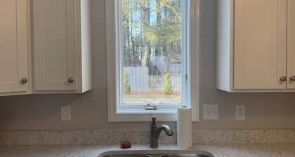 Lovely 3-bedroom cape-house in charming Yarmouth, close to parks+ocean!