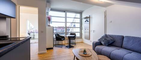 Smart TV, books, video library