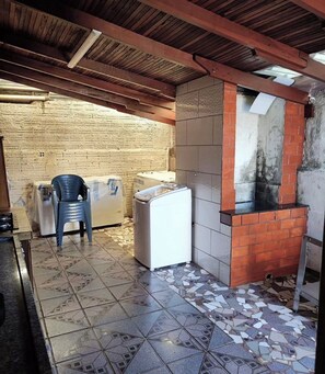 Interior - Rustic and welcoming wooden house (Foz do Iguaçu)