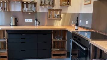 Kühlschrank, Ofen, Herdplatte, Geschirrspüler