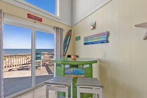 Interior - Back 2 The Beach: Oceanfront (Nags Head)