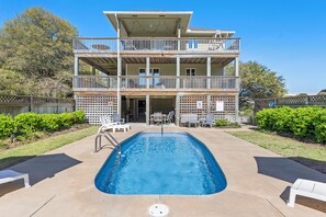 Pool - The Sand Wedge: Dogs Allowed | Private Saltwater Pool (Kitty Hawk)